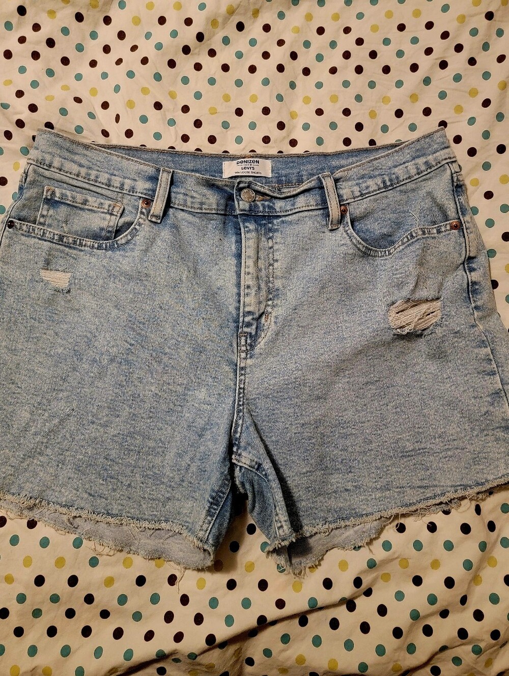 NWOT Women's Denizen by Levi’s 90s Loose Fit Distressed Shorts Sz 14 / 32
